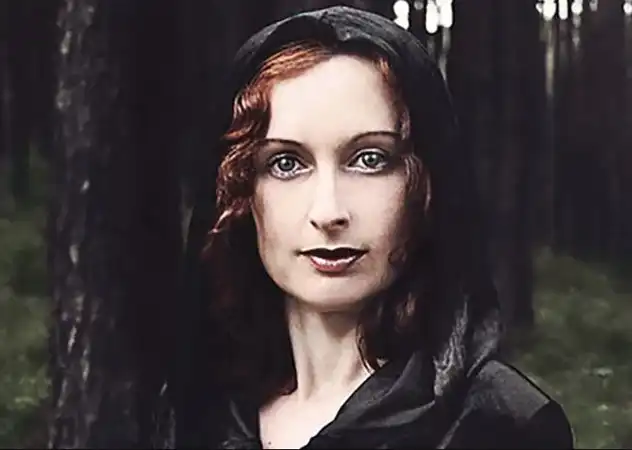 Asenath Mason – Autorenfoto