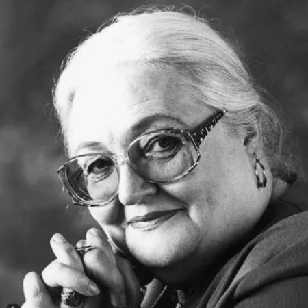 Dolores Ashcroft-Nowicki – Autorenfoto